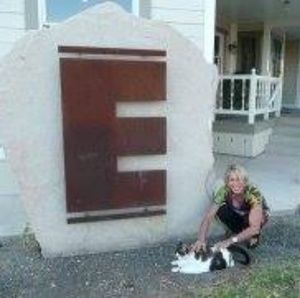 Meet your Posher, Elaine